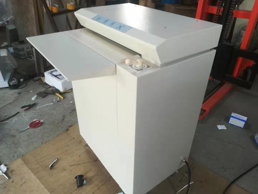 2.2KW Τεχνολογική μηχανή κοπής χαρτιού 12m/min Μηχανή θραύσης χαρτονιού 380V / 50HZ