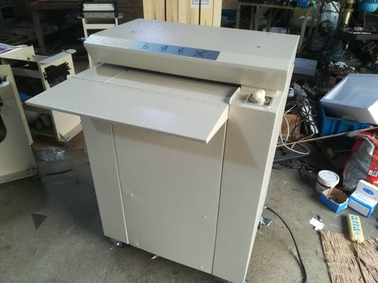 2.2KW Τεχνολογική μηχανή κοπής χαρτιού 12m/min Μηχανή θραύσης χαρτονιού 380V / 50HZ